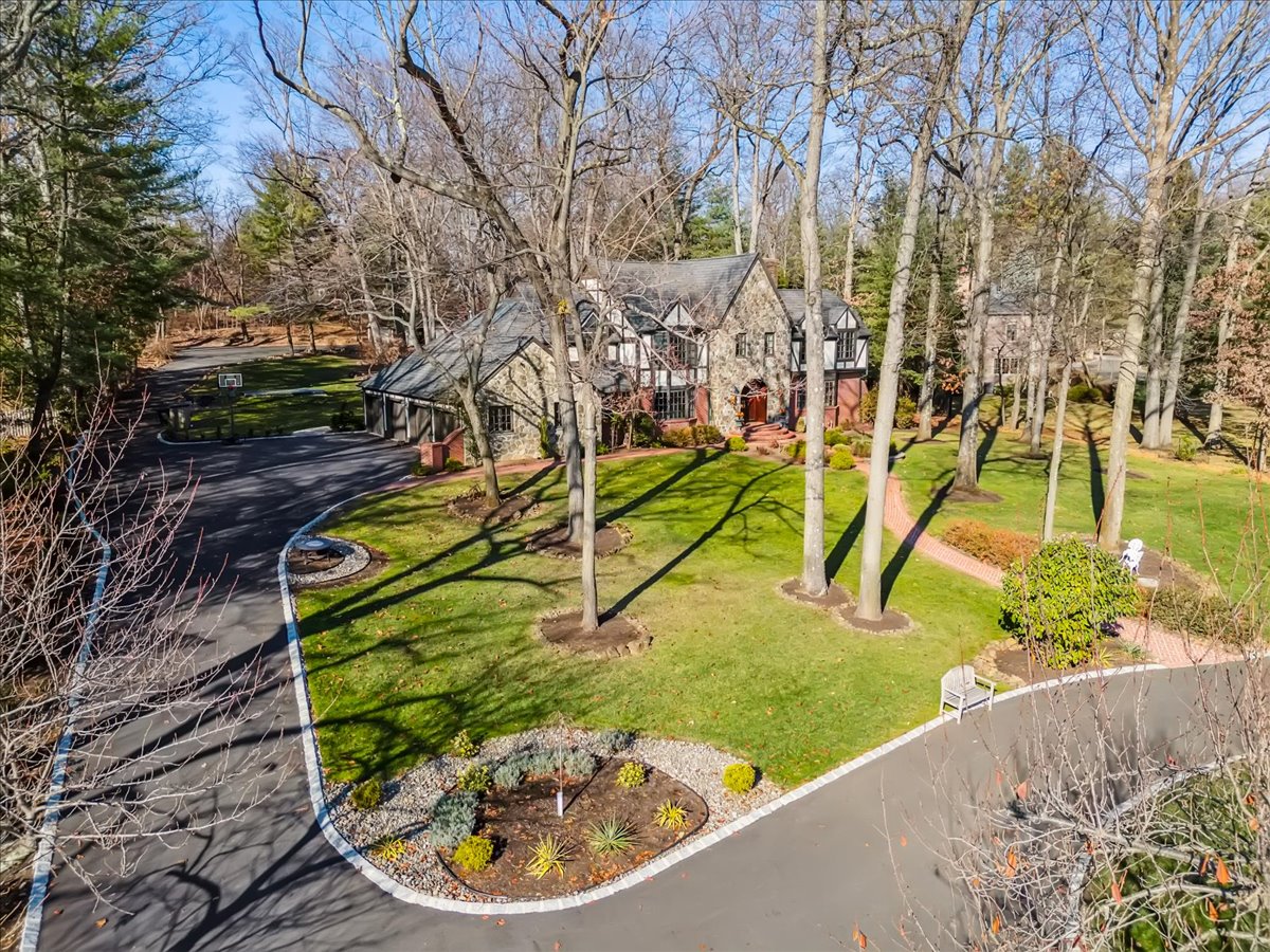 Johnston Drive Watchung, NJ 07069 - Photo 10 of 85