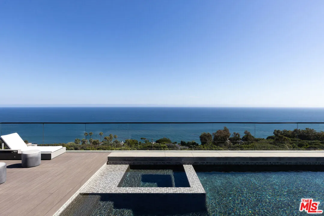 $18,950,000 | 32357 Pacific Coast Highway, Malibu, CA 90265