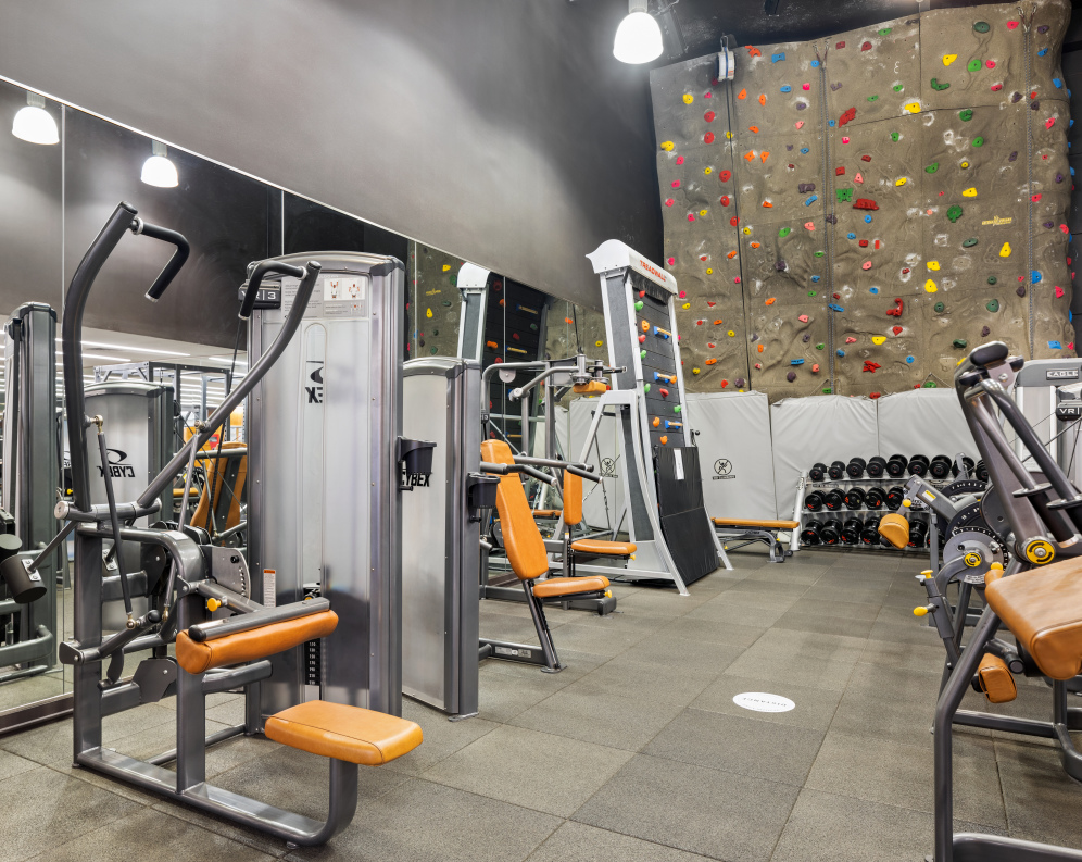 515 East 72nd Street, Unit 40E Manhattan, NY 10021 - Photo 22 of 34 a view of a room with gym equipment