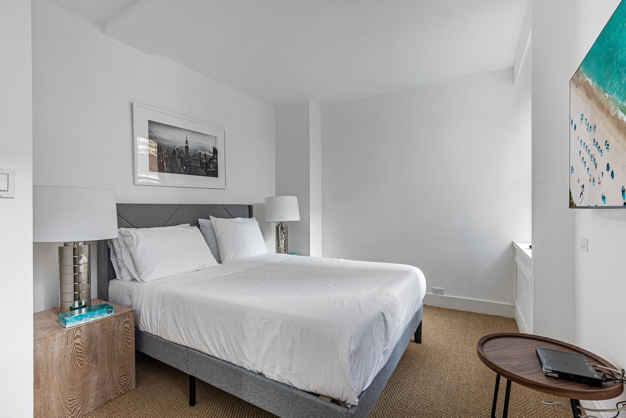 111 East 56th Street, Unit 2100 Manhattan, NY 10022 - Photo 36 of 45
