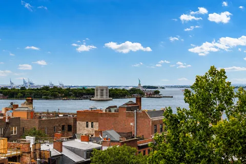 $850,000 | 62 Montague Street, Unit 8D | Brooklyn Heights