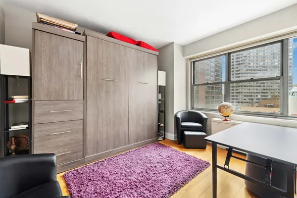 $995,000 | 400 East 56th Street, Unit 19O | Sutton Place