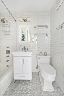 $599,000 | 332 West 101st Street, Unit 4F | Upper West Side