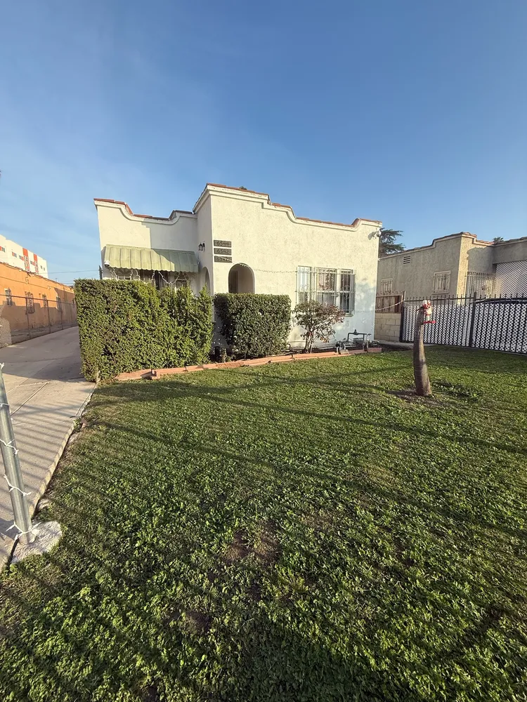 $1,300,000 | 6544 South Victoria Avenue, Los Angeles, CA 90043