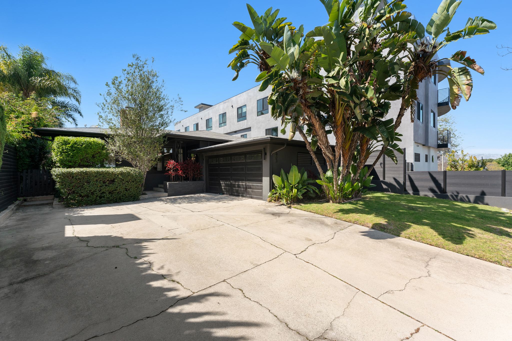 1903 Preuss Road Los Angeles, CA 90034 - Photo 2 of 39