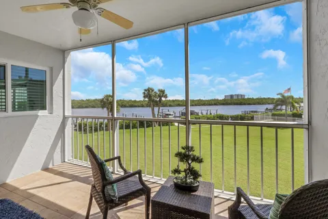 $715,000 | 305 Goodlette-Frank Road, Unit C304, Naples, FL 34102
