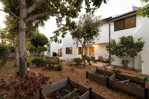 $4,498,000 | 207 21st Street, Huntington Beach, CA 92648