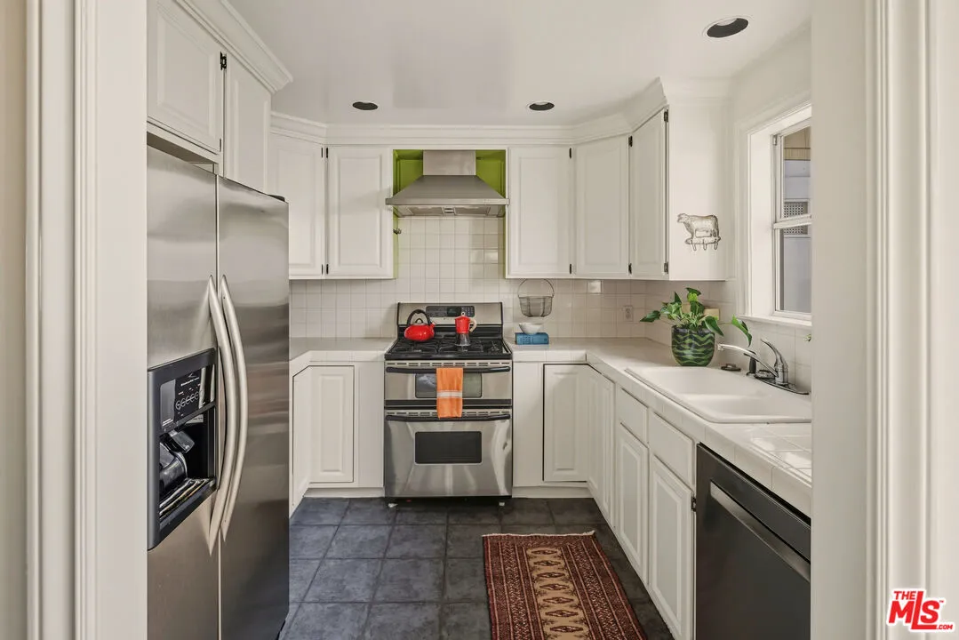 $1,650,000 | 703 Boccaccio Avenue, Venice, CA 90291