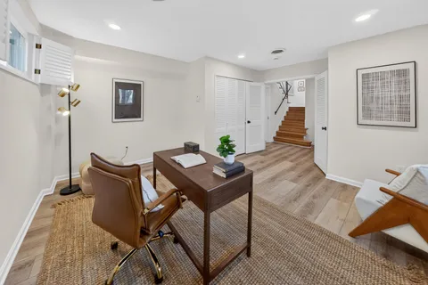 $1,350,000 | 6813 Winterberry Lane, Bethesda, MD 20817