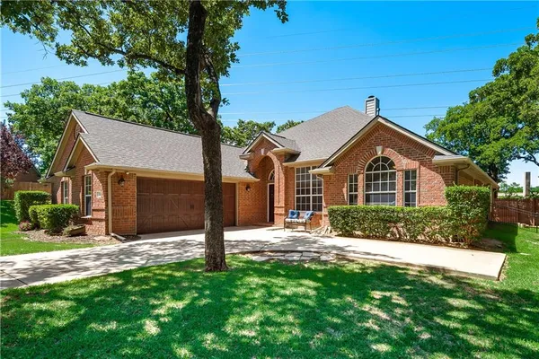 $525,000 | 14 Brook Hollow Lane, Trophy Club, TX 76262