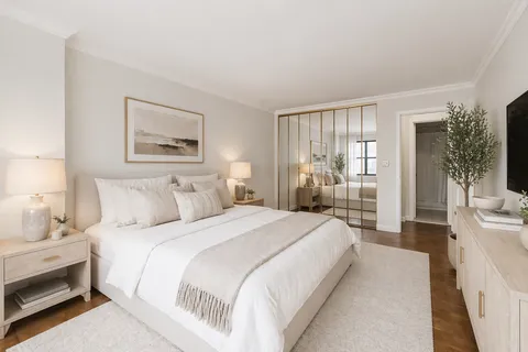 $749,000 | 225 East 57th Street, Unit 5K | Midtown East