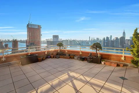 $920,000 | 4-74 48th Avenue, Unit PH1A | Long Island City