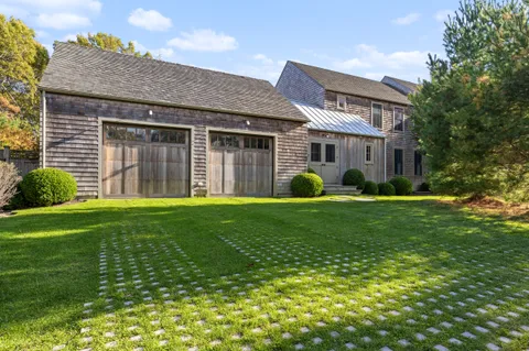 $9,995,000 | 102 & 104 Two Holes Water Road, East Hampton, NY 11937