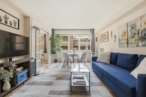 $3,800 | 153 East 57th Street, Unit 17B | Midtown East