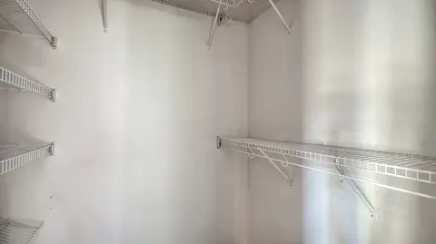 $525,000 | 2452 Whippoorwill Circle, Sarasota, FL 34231