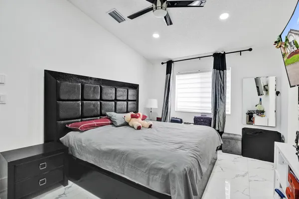 $649,990 | 7635 Northwest 168th Terrace, Hialeah, FL 33015