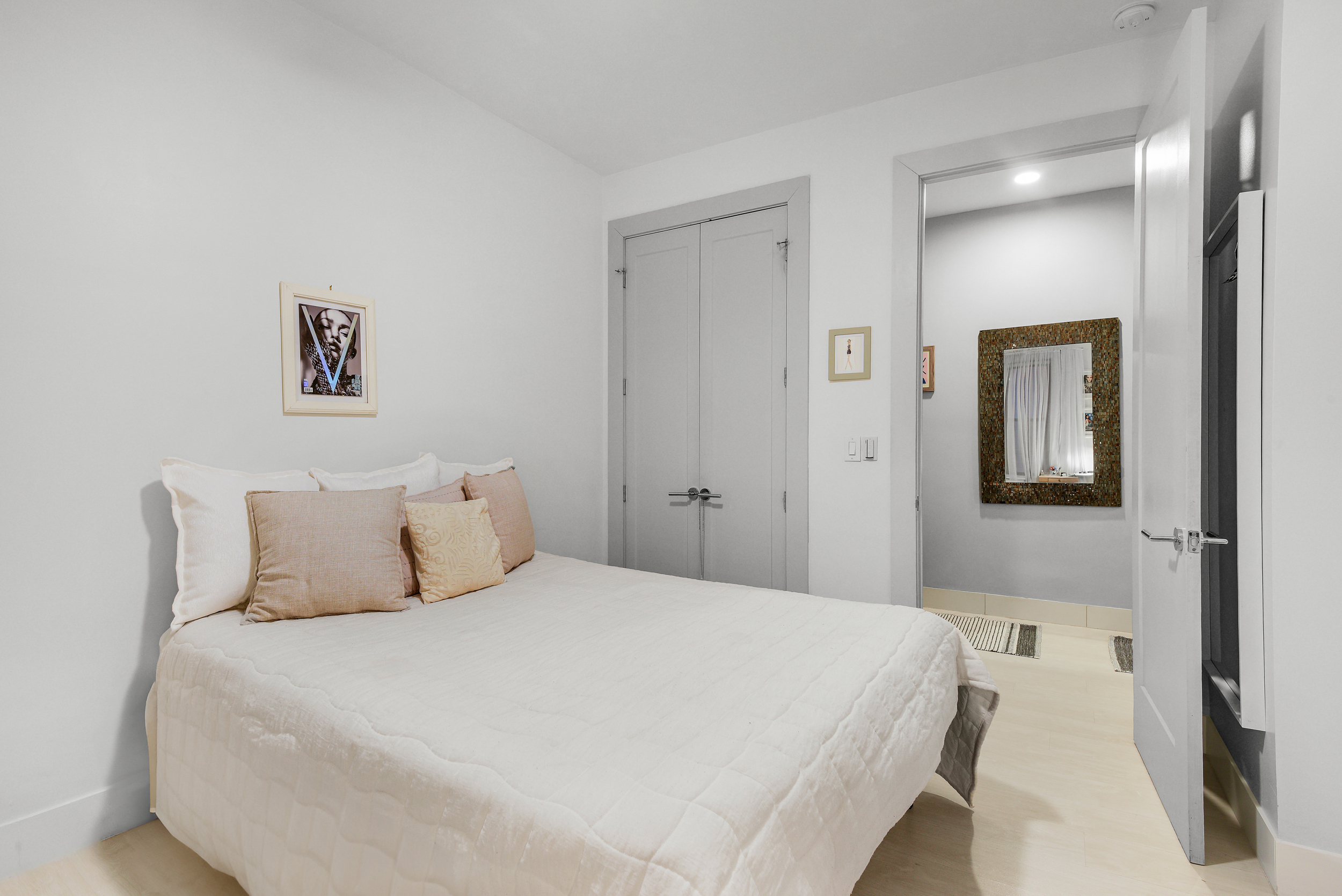 215 West 105th Street, Unit 3B Manhattan, NY 10025 - Photo 9 of 12