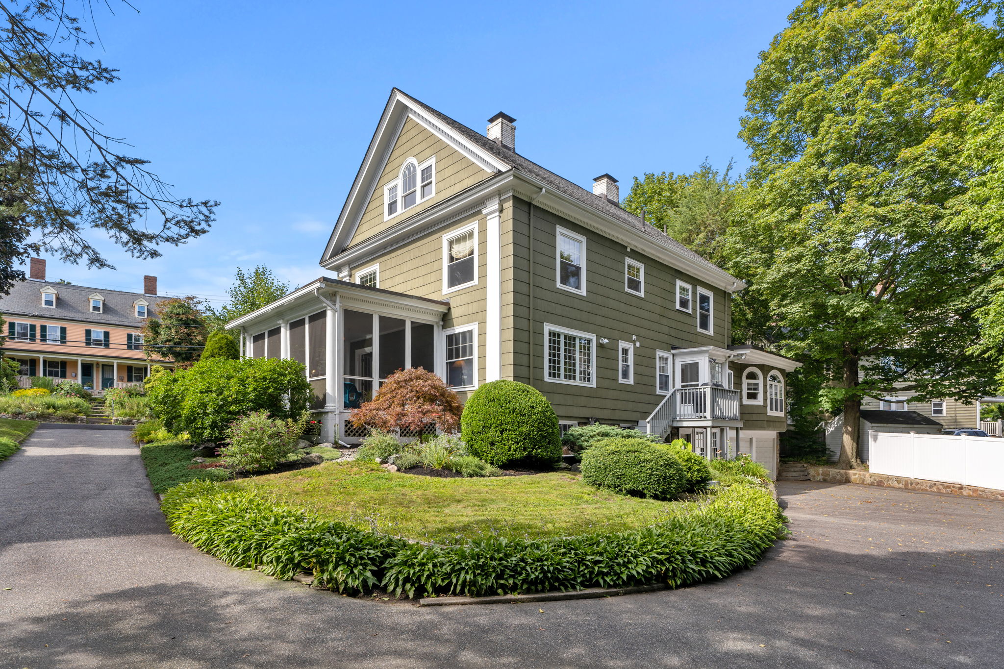 64 Woburn Street Reading, MA 01867 - Photo 3 of 56