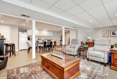 $1,265,000 | 2 Heritage Lane, Saugus, MA 01906