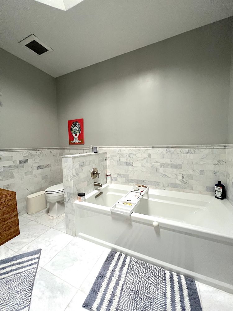 148 Luquer Street, Unit 2 Brooklyn, NY 11231 - Photo 13 of 22 a bathroom with a sink a toilet and a bathtub