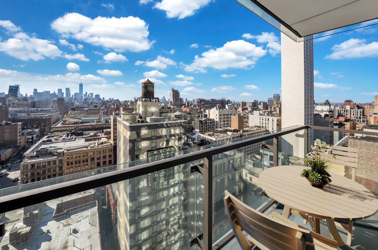 $2,600,000 | 101 West 24th Street, Unit 19B | Chelsea