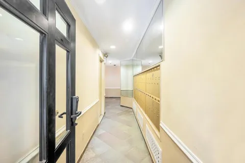 $450,000 | 344 West 49th Street, Unit 4B | Hell's Kitchen