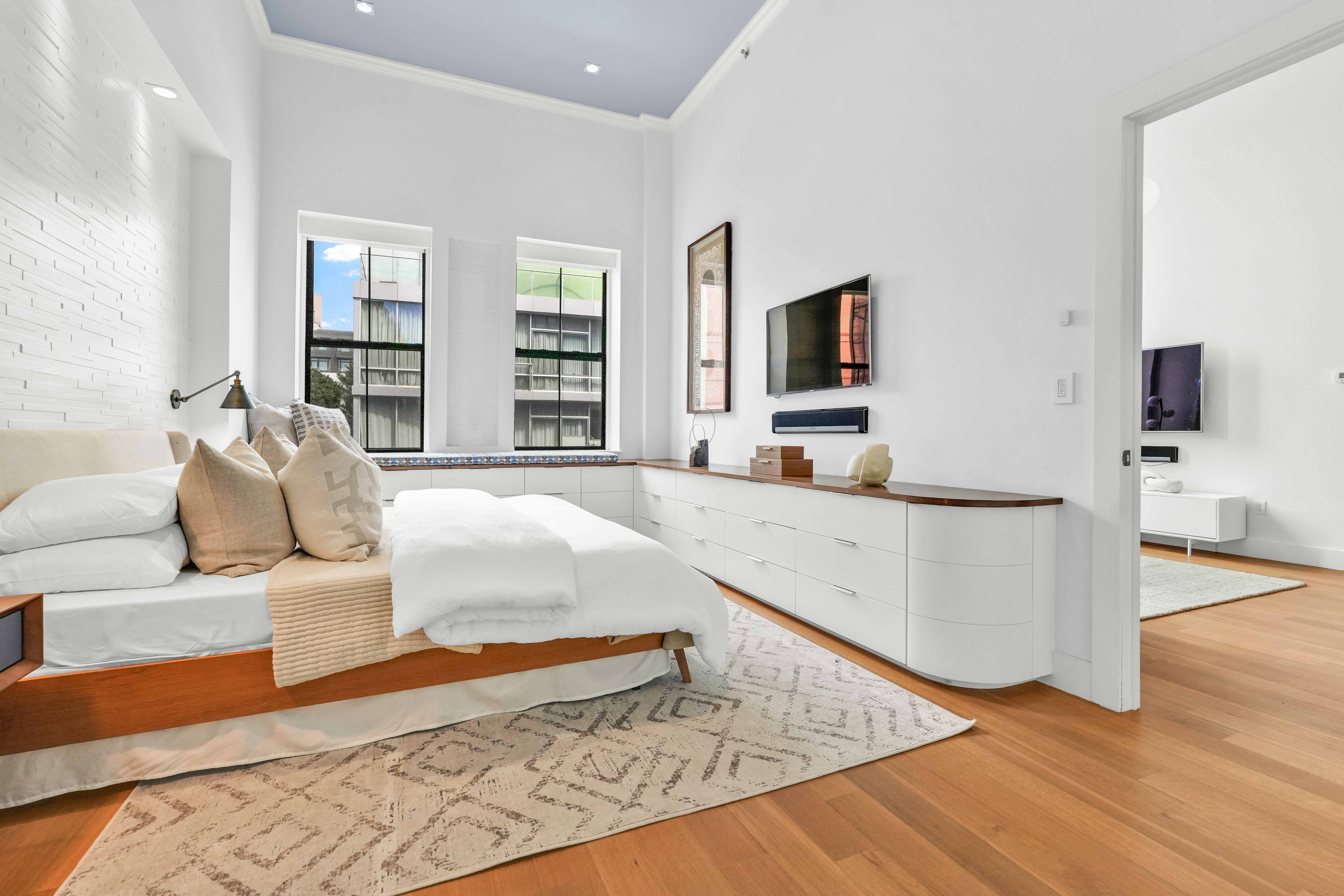 172 North 10th Street, Unit 3A Brooklyn, NY 11211 - Photo 13 of 34 Gallery Image 13