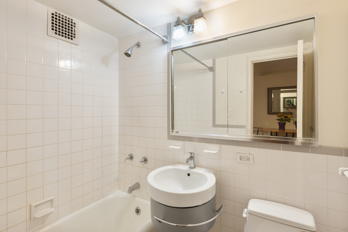 5 Tudor City Place, Unit 707 Manhattan, NY 10017 - Photo 3 of 11