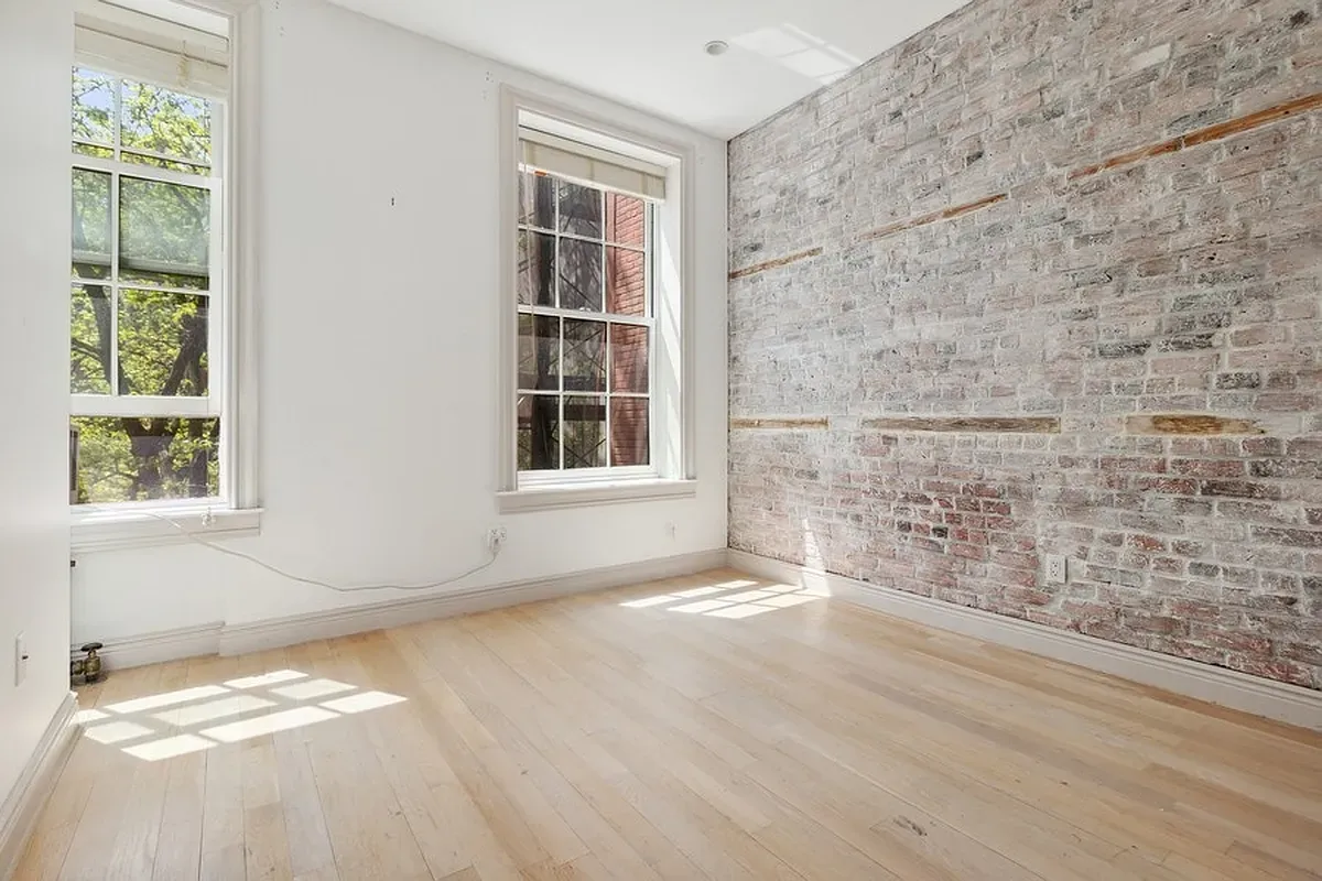 $6,995 | 51 West 11th Street, Unit 2F | Greenwich Village