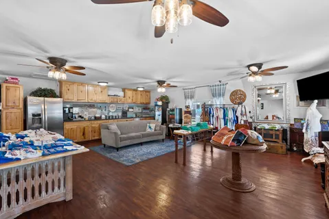 $3,895,000 | 110 Oak Drive, Wimberley, TX 78676