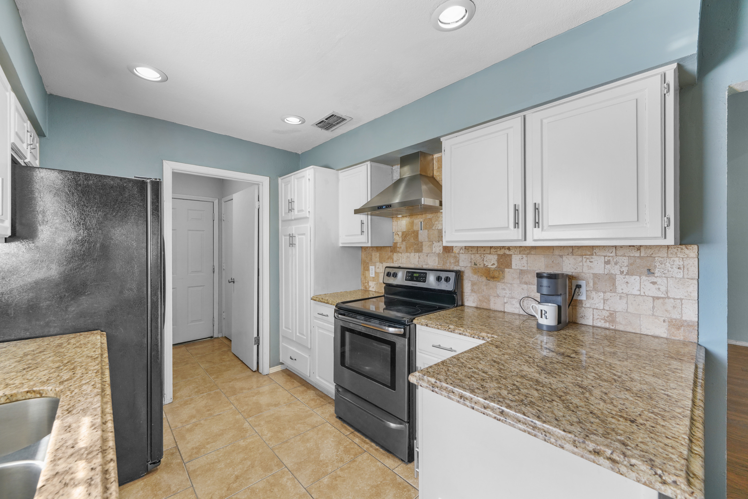 2127 Holt Road Arlington, TX 76006 - Photo 3 of 8