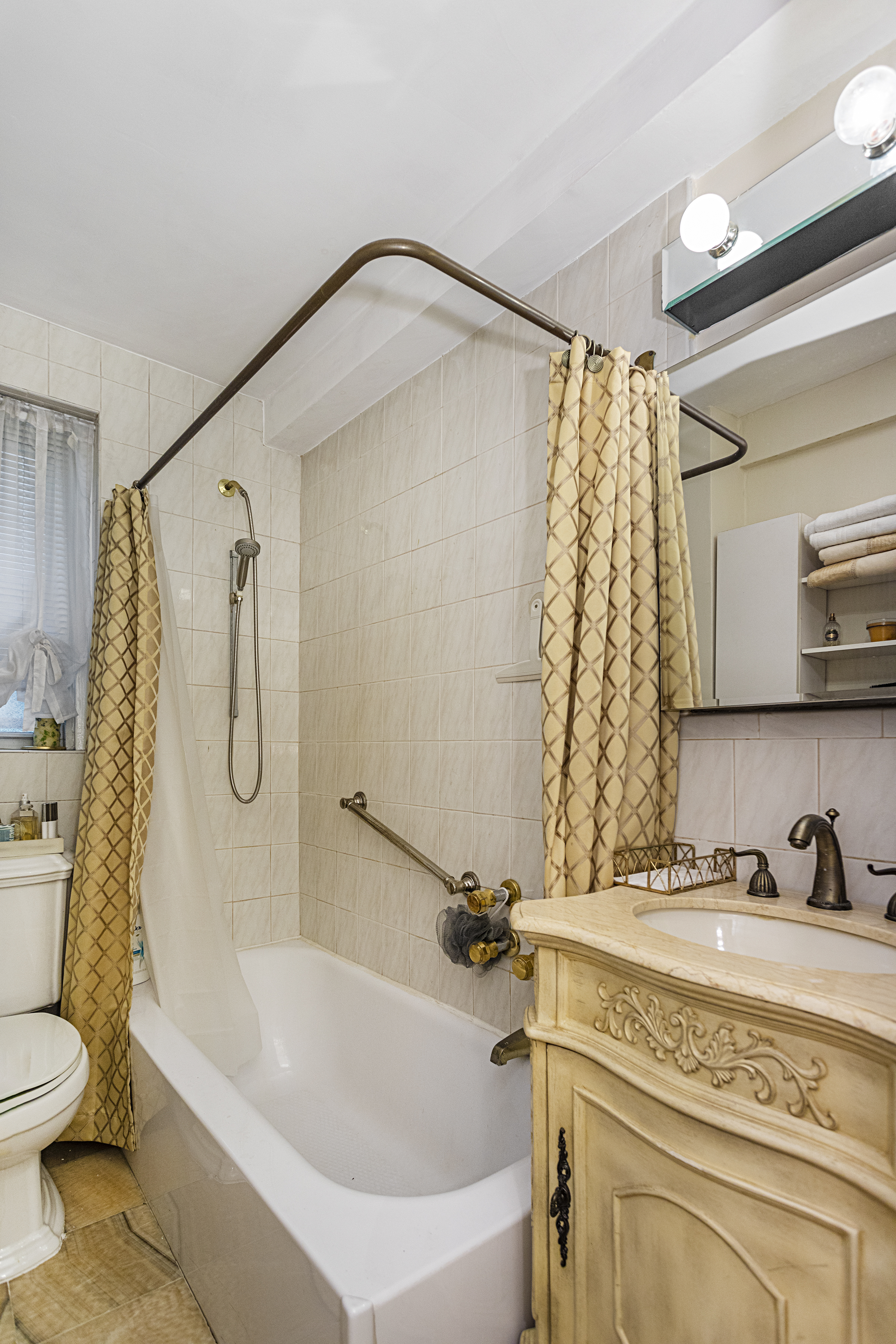 225 East 79th Street, Unit 2D Manhattan, NY 10075 - Photo 5 of 6