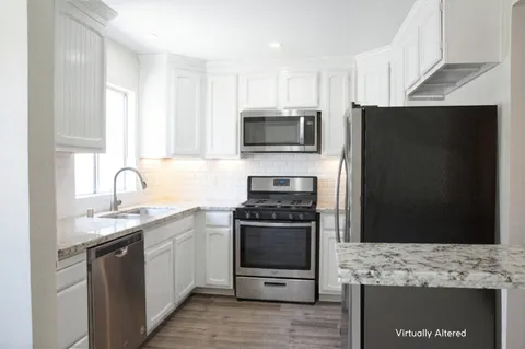 $450,000 | 14018 Vanowen St Street, Unit 7, Van Nuys, CA 91405