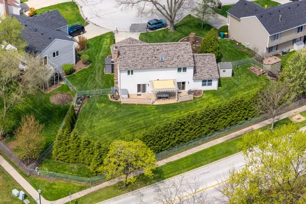 Contact Agent | 117 Annapolis Drive, Vernon Hills, IL 60061