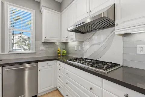 $1,379,000 | 21445 Hayley Lane, Huntington Beach, CA 92646