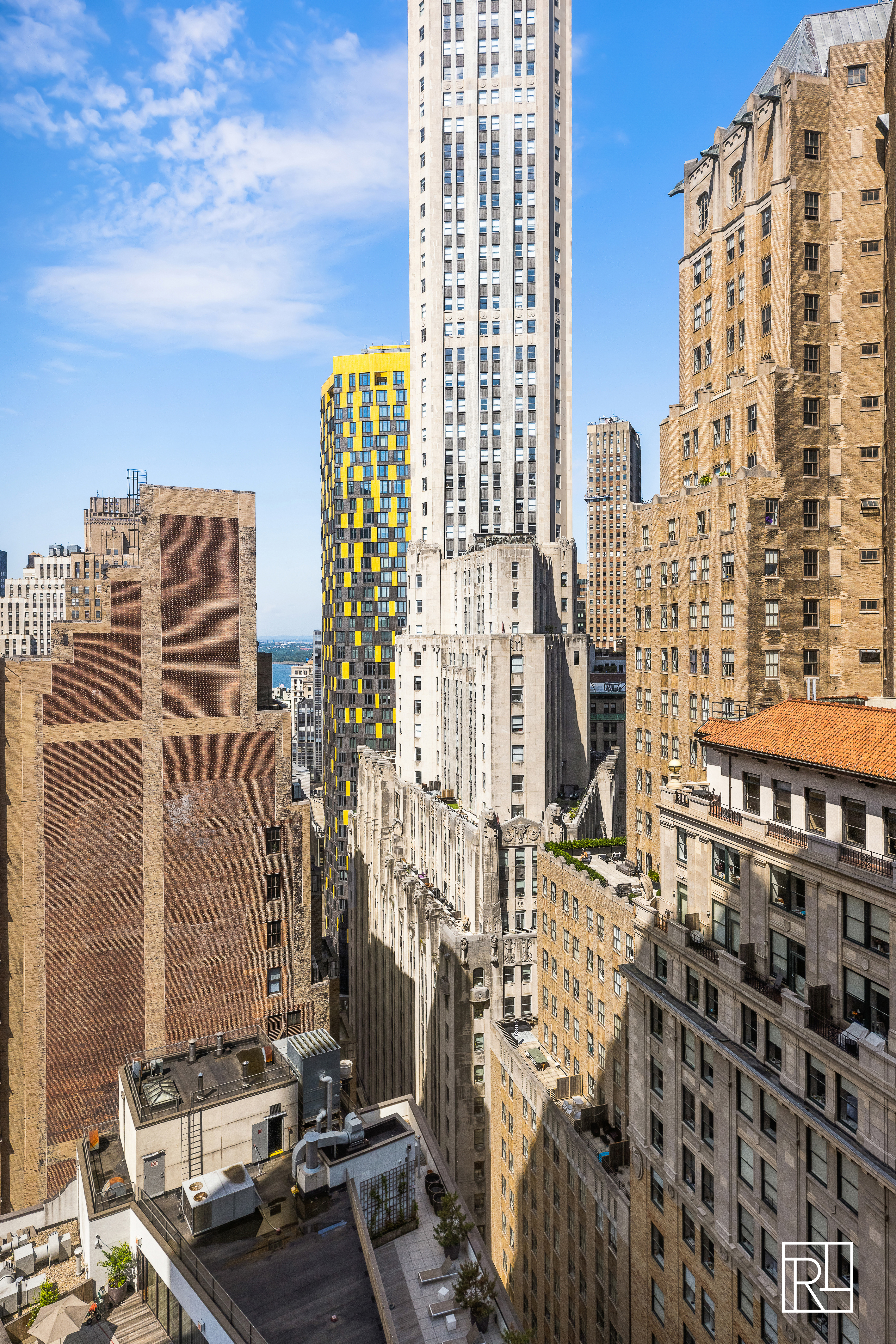 75 Wall Street, Unit 32J Manhattan, NY 10005 - Photo 8 of 30