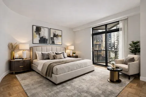 $975,000 | 100 United Nations Plaza, Unit 19C | Midtown East