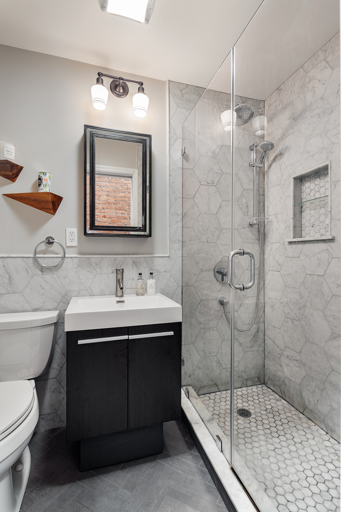 715 Washington Street, Unit 8 Manhattan, NY 10014 - Photo 5 of 9