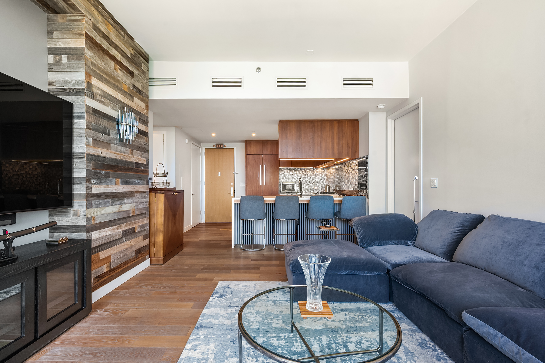 21-30 44th Drive, Unit 5B Queens, NY 11101 - Photo 8 of 24