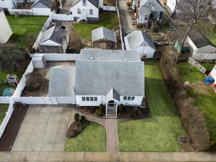 $700,000 | 158 Roosevelt Avenue, Freeport, NY 11520