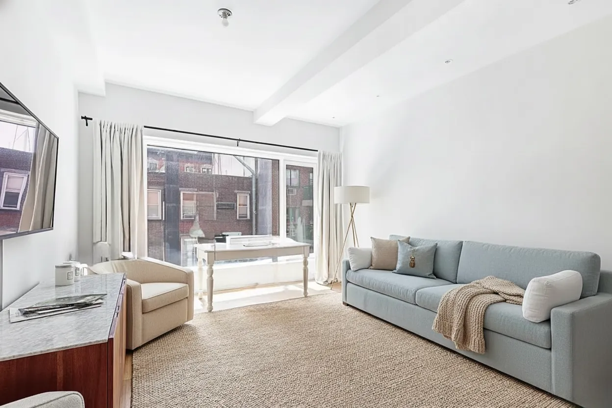 $4,200 | 318 West 52nd Street, Unit 3C | Hell's Kitchen