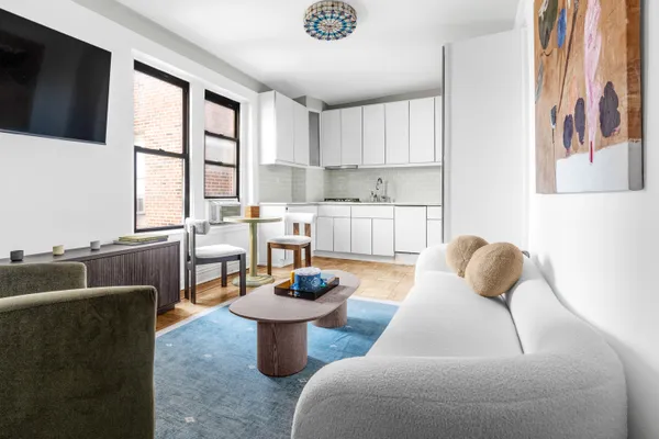 $719,000 | 295 West 11th Street, Unit 5F | West Village