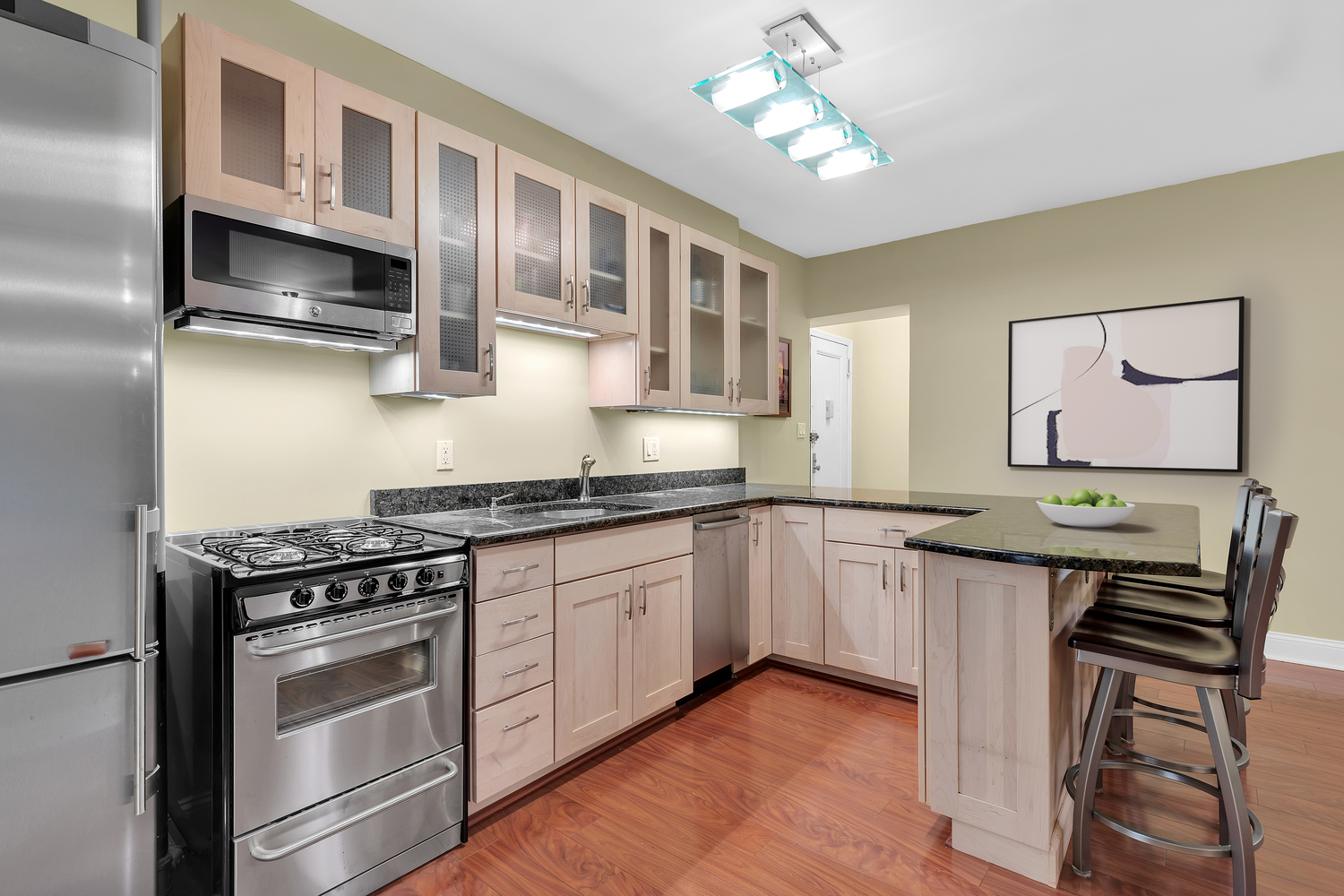 92 Horatio Street, Unit 2G Manhattan, NY 10014 - Photo 3 of 5