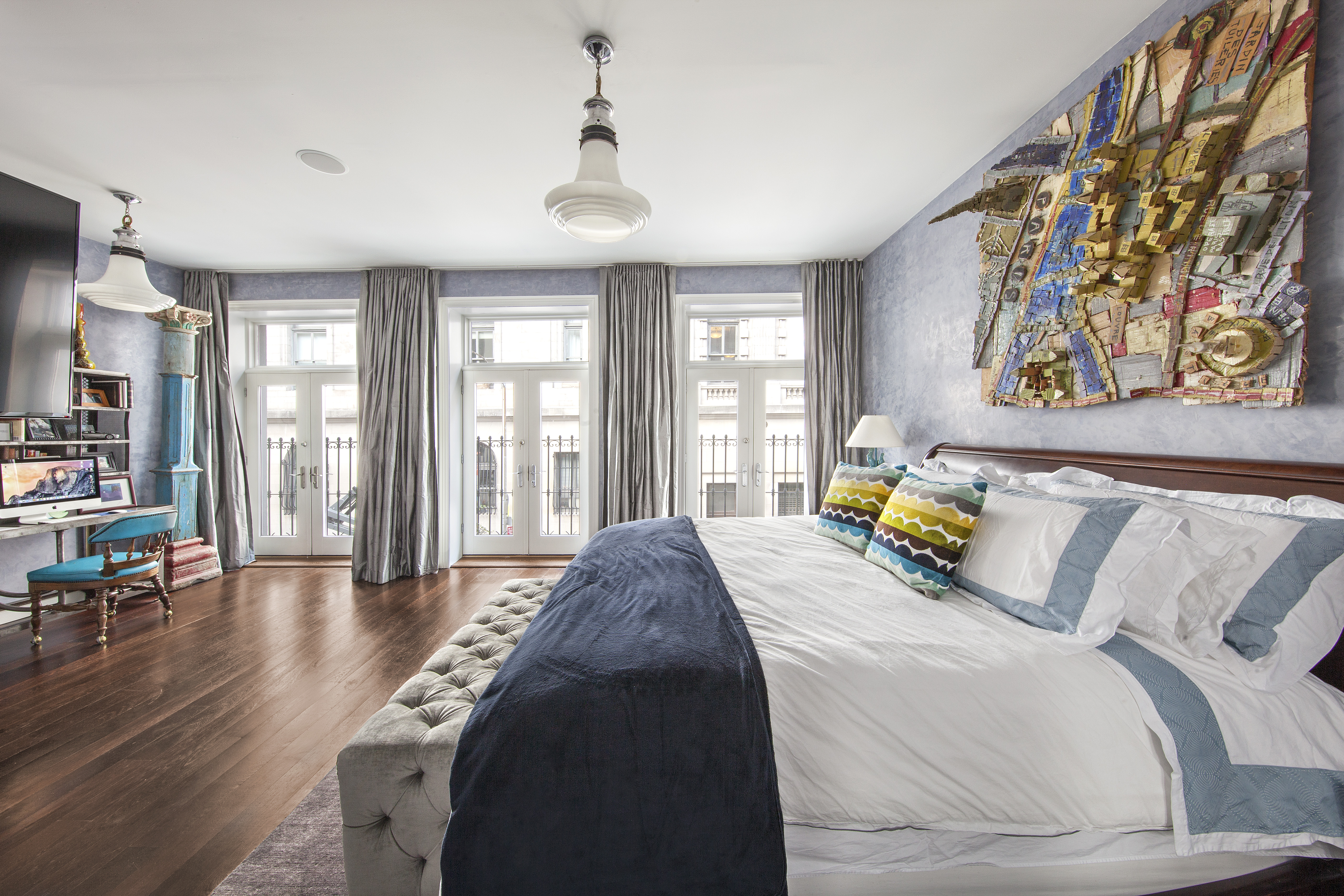 4 Centre Market Place Manhattan, NY 10013 - Photo 5 of 15 a bedroom with a bed furniture and a large window