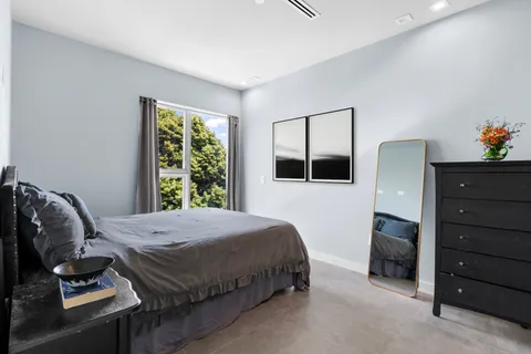 $899,000 | 17 Diamond Street, Unit 4A | Greenpoint