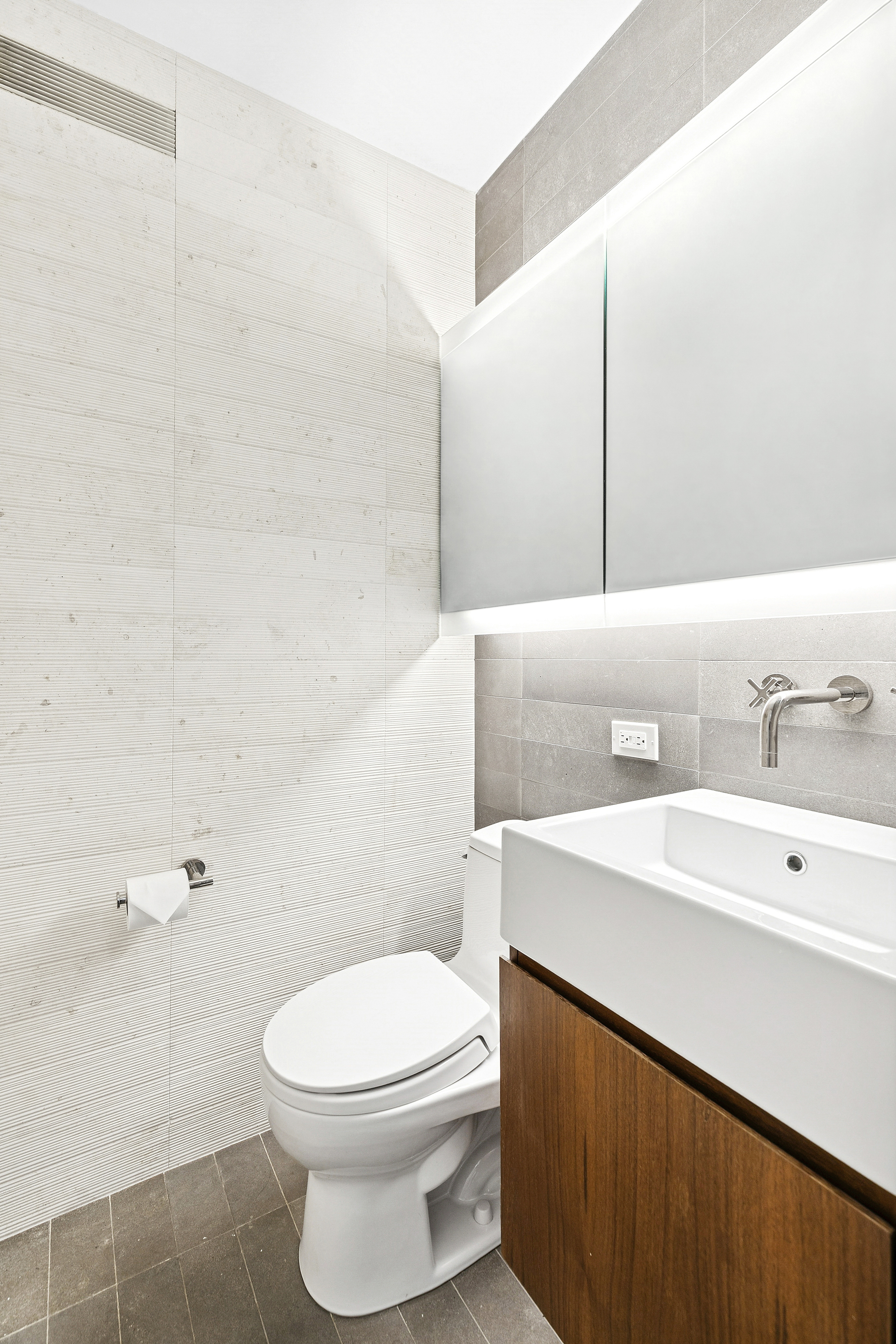 515 East 72nd Street, Unit 11D Manhattan, NY 10021 - Photo 9 of 14