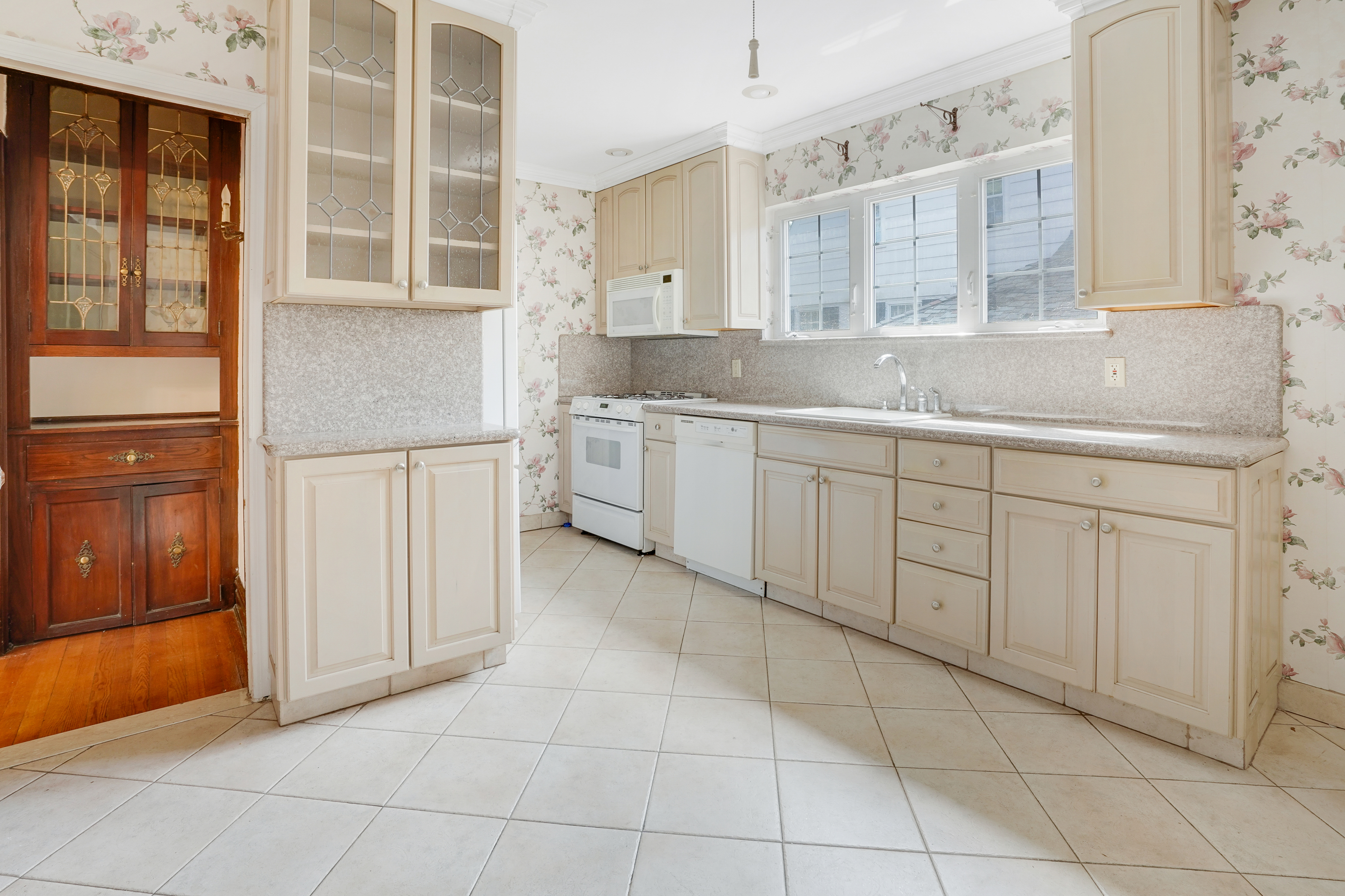 8028 Harbor View Terrace Brooklyn, NY 11209 - Photo 6 of 16