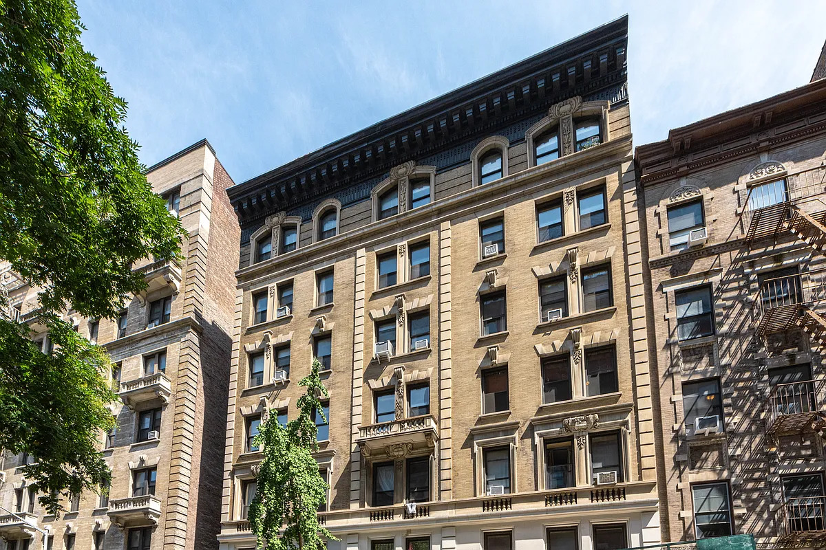 311 West 97th Street, Unit 6E Manhattan, NY 10025 - Photo 17 of 18 a front view of a building
