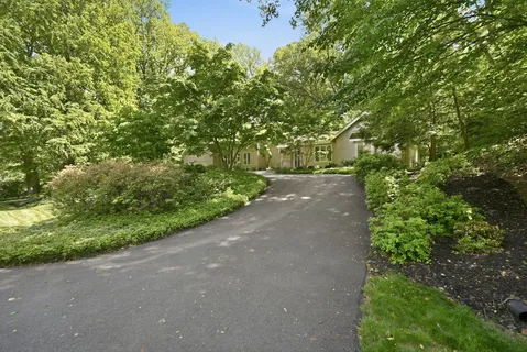 Contact Agent | 11815 Beekman Place, Rockville, MD 20854