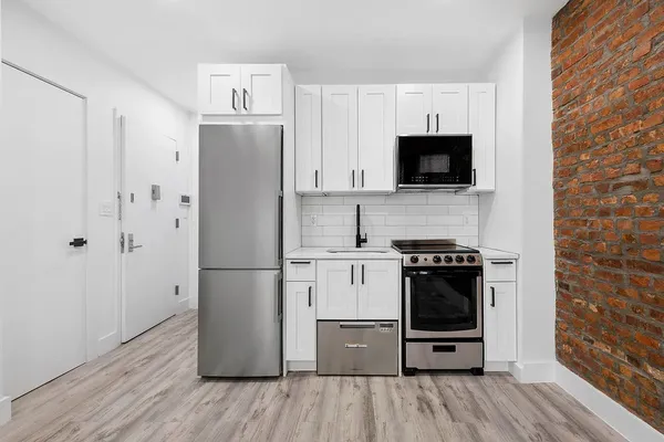 $4,000 | 555 2nd Avenue, Unit 1 | Kips Bay